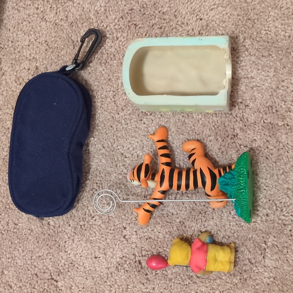 Winnie the Pooh Lot - Picture 3 of 9